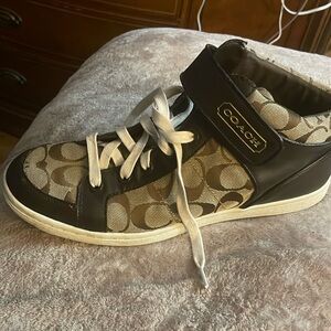 I’m selling women’s size 10! Perfect condition worn 2xs